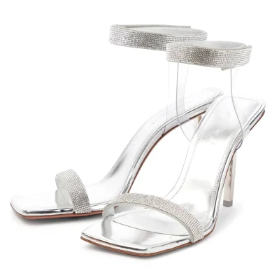 Neu eingetroffen: Sexy silberne Diamanten-Knöchelriemen-Sandalen mit quadratischem Zehenbereich und hohem Absatz für Damen